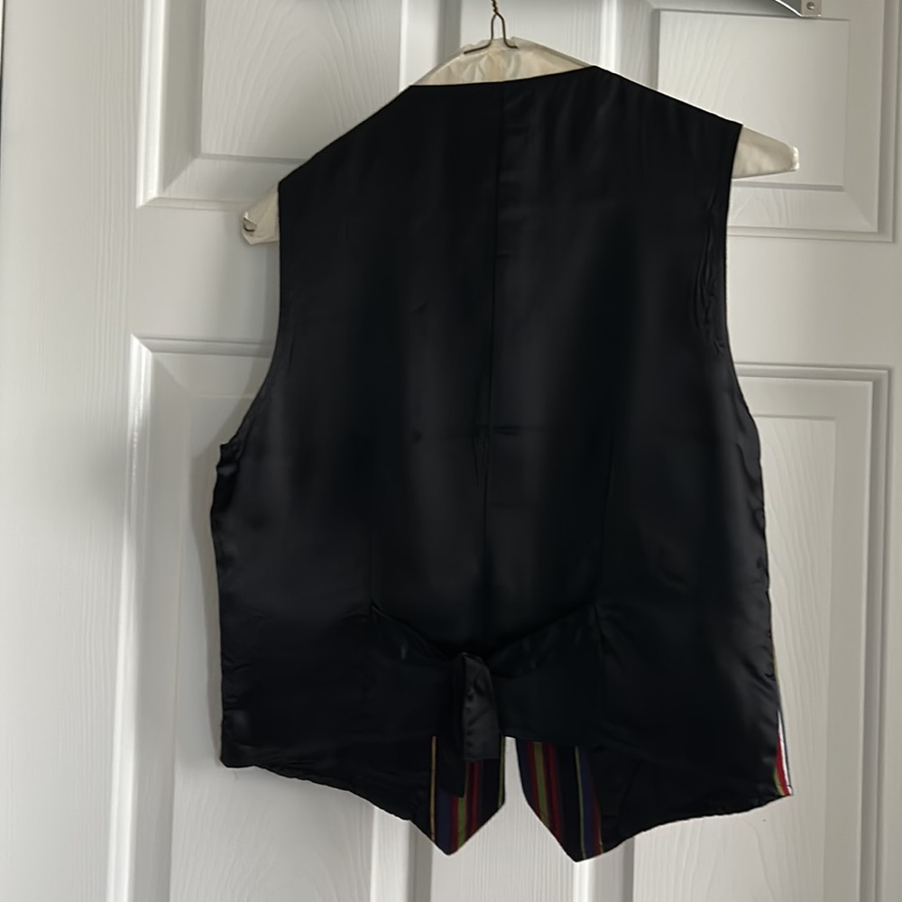 Vest - Picture 2 of 2